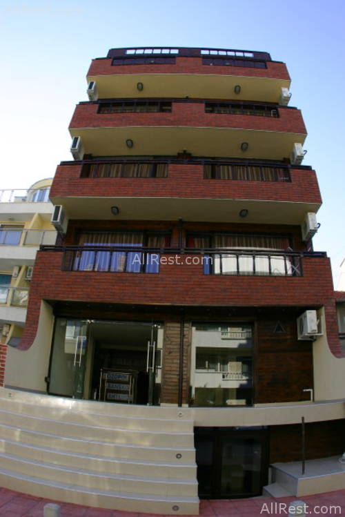 Lola Hotel 3